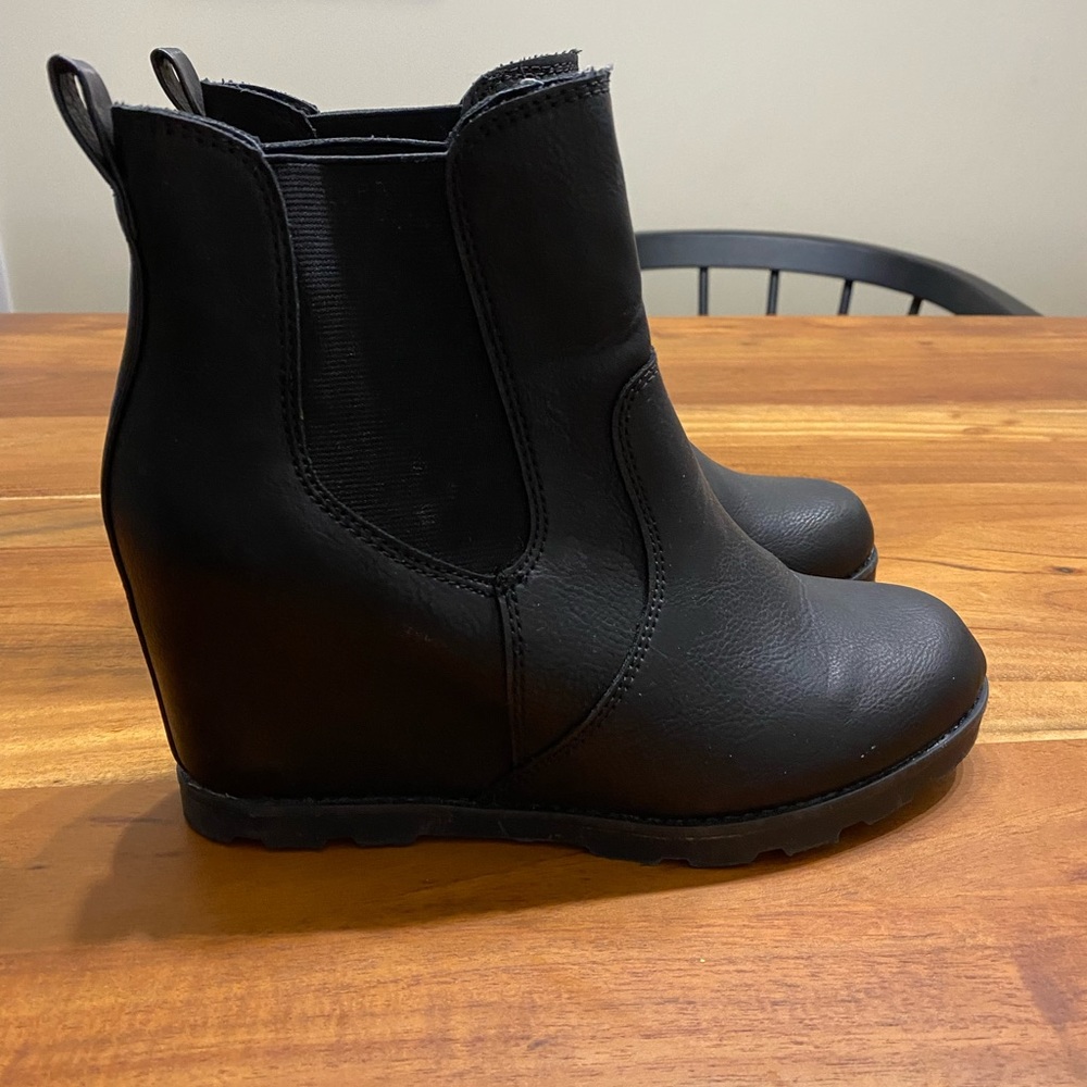 Women's Amalia Fashion Wedge Boots - Universal
Thread™